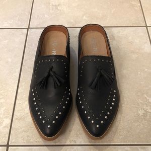 Miracle Mile Black Slide on Shoes!